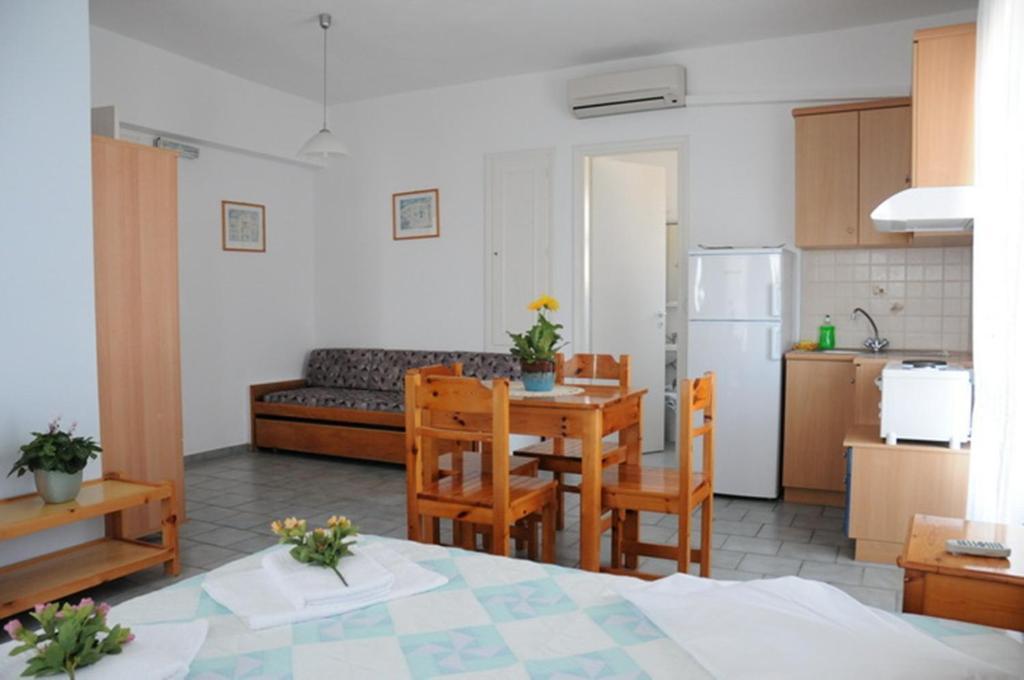 Agnadi Syros Beachfront Studios & Rooms Mégas Yialós-Nítes 部屋 写真